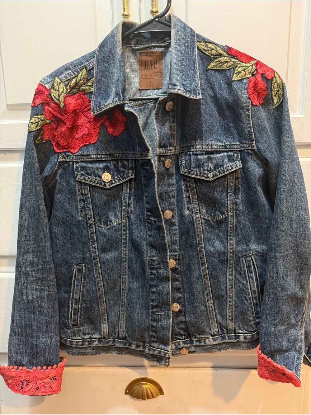 Denim Gap Jean Jacket S Upcycled With Roses And Lace Trim